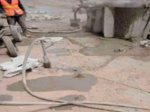 栾川水泥混凝土路面板底注浆技术 路面脱空注浆整治方案